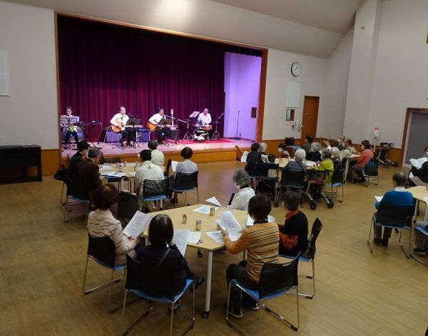 【2025.12.4 『歌声喫茶』開催】 ～生活サービス課～